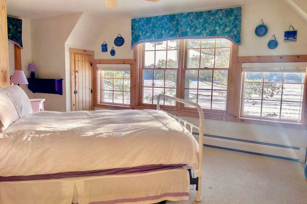 Photo of Bedroom in Whitefield