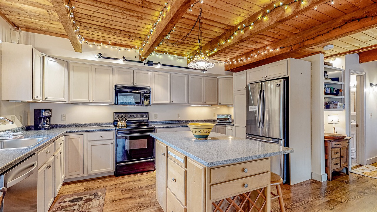 Photo of Kitchen in Intervale