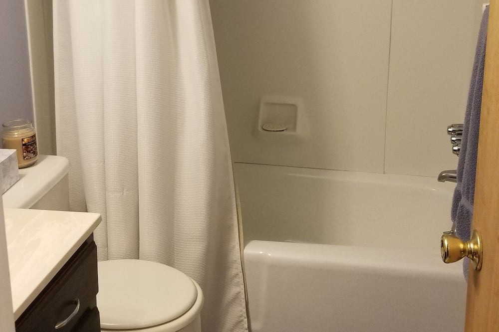 Photo of Bathroom in Point Lookout