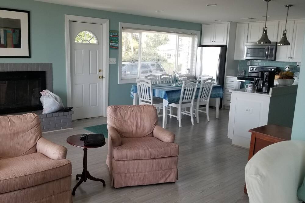Photo of Livingroom in Point Lookout