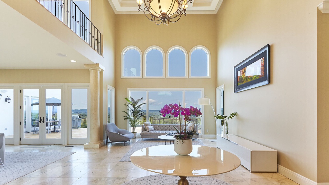 Photo of Livingroom in Staatsburg