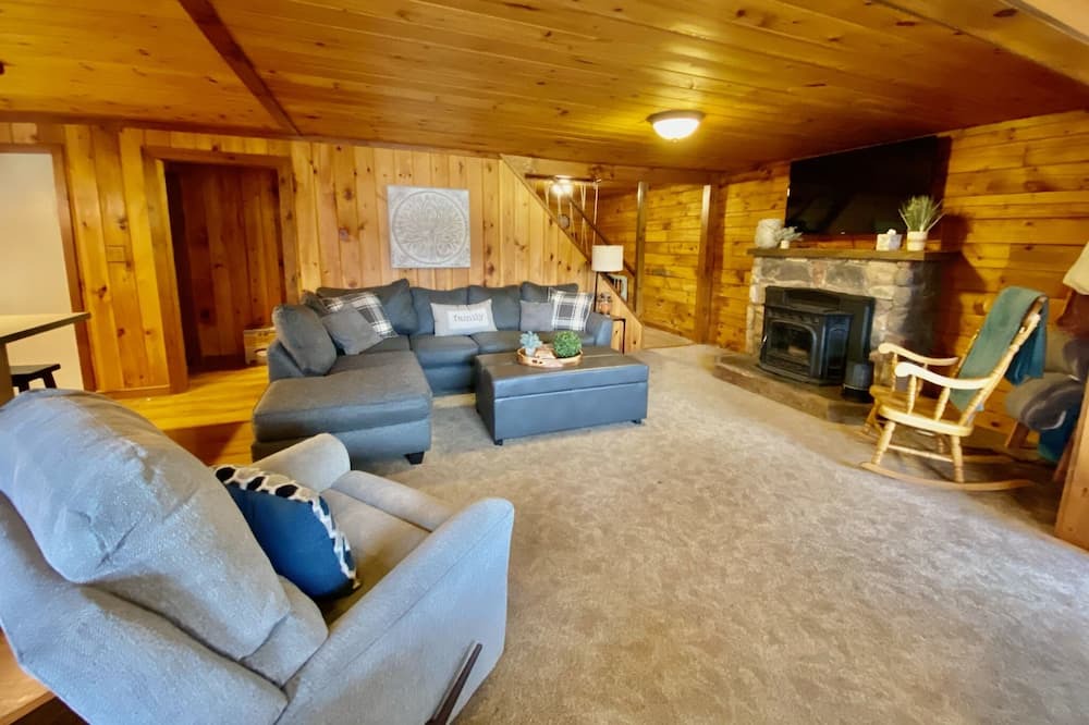 Photo of Livingroom in Lunenburg