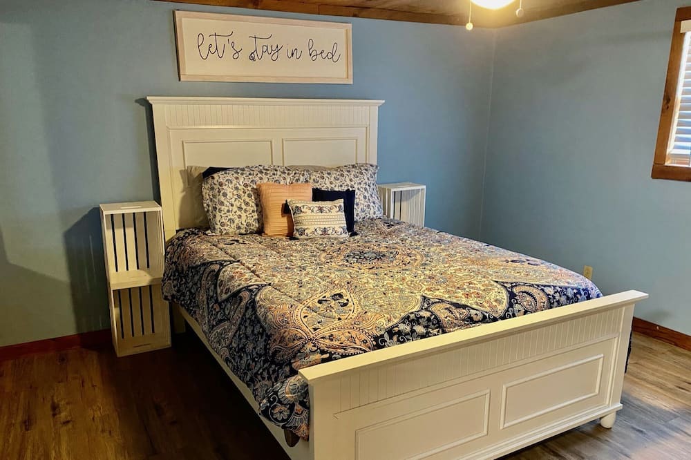 Photo of Bedroom in Lunenburg