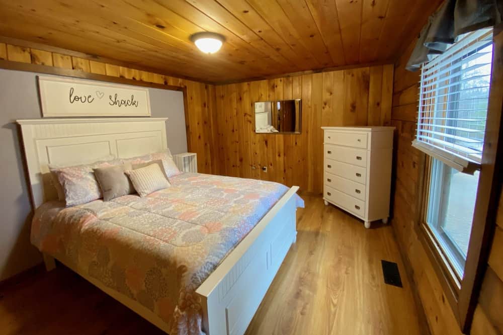 Photo of Bedroom in Lunenburg