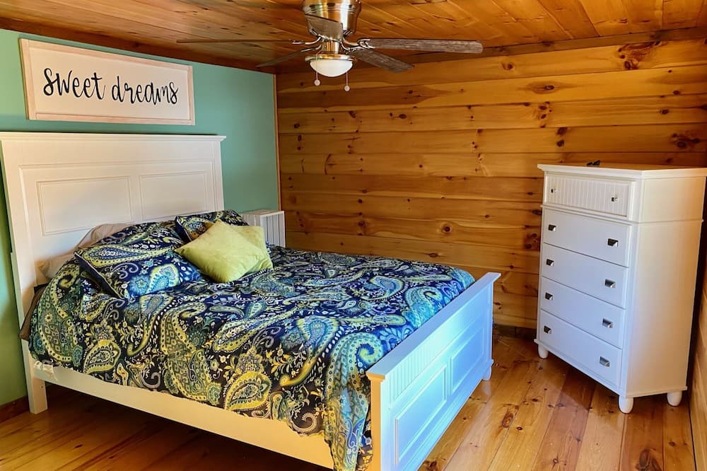 Photo of Bedroom in Lunenburg