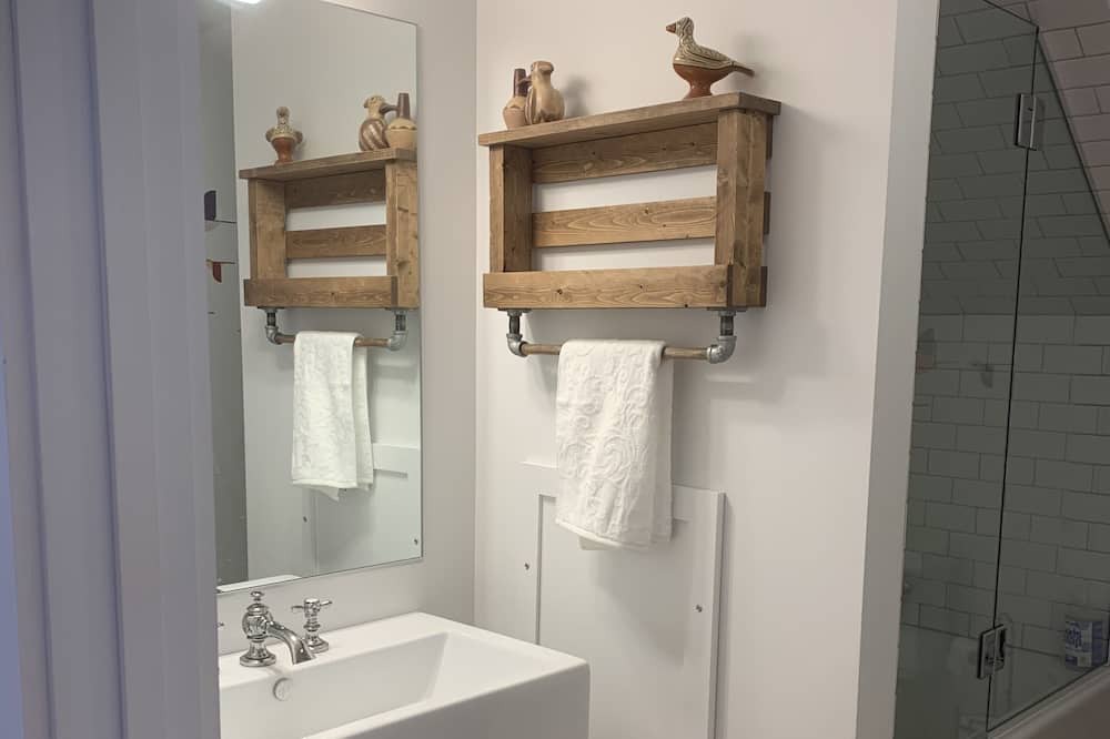 Photo of Bathroom in Bread Loaf