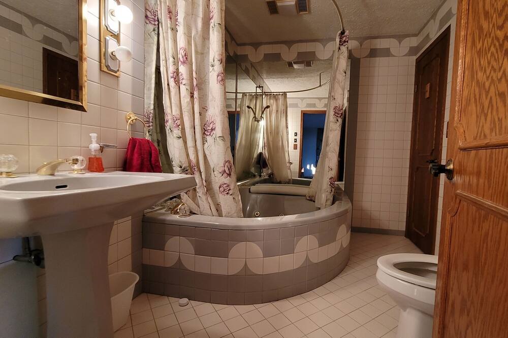 Photo of Bathroom in Jefferson