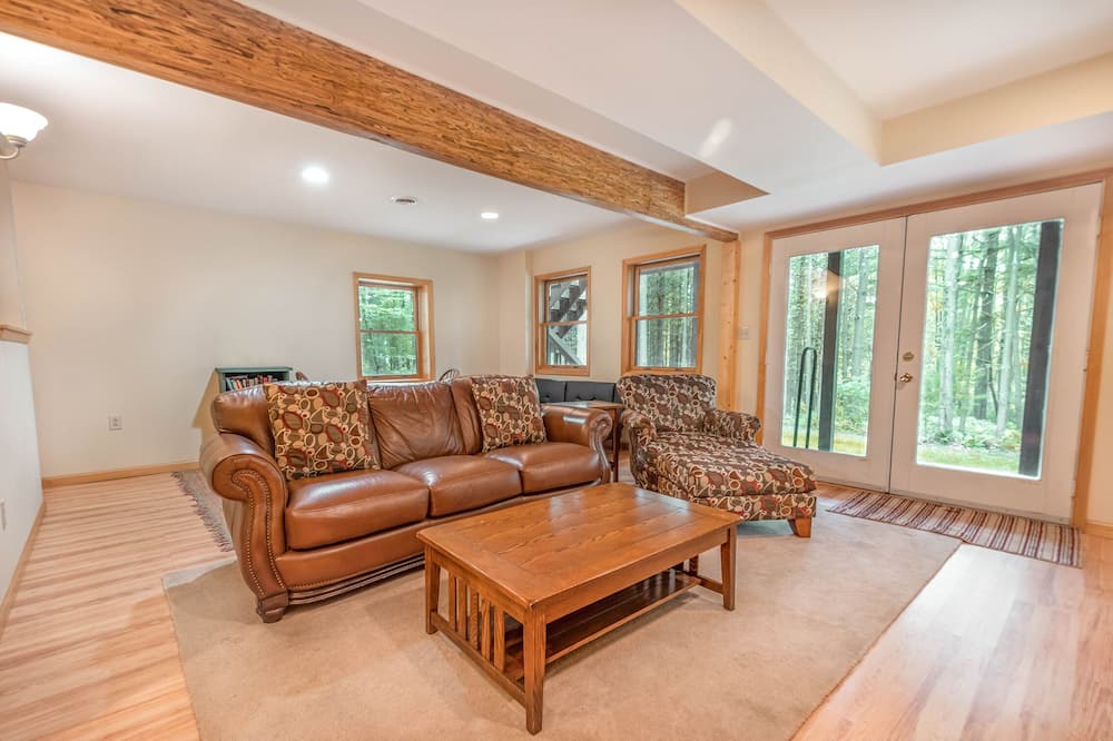 Photo of Bedroom in North Glade Hills