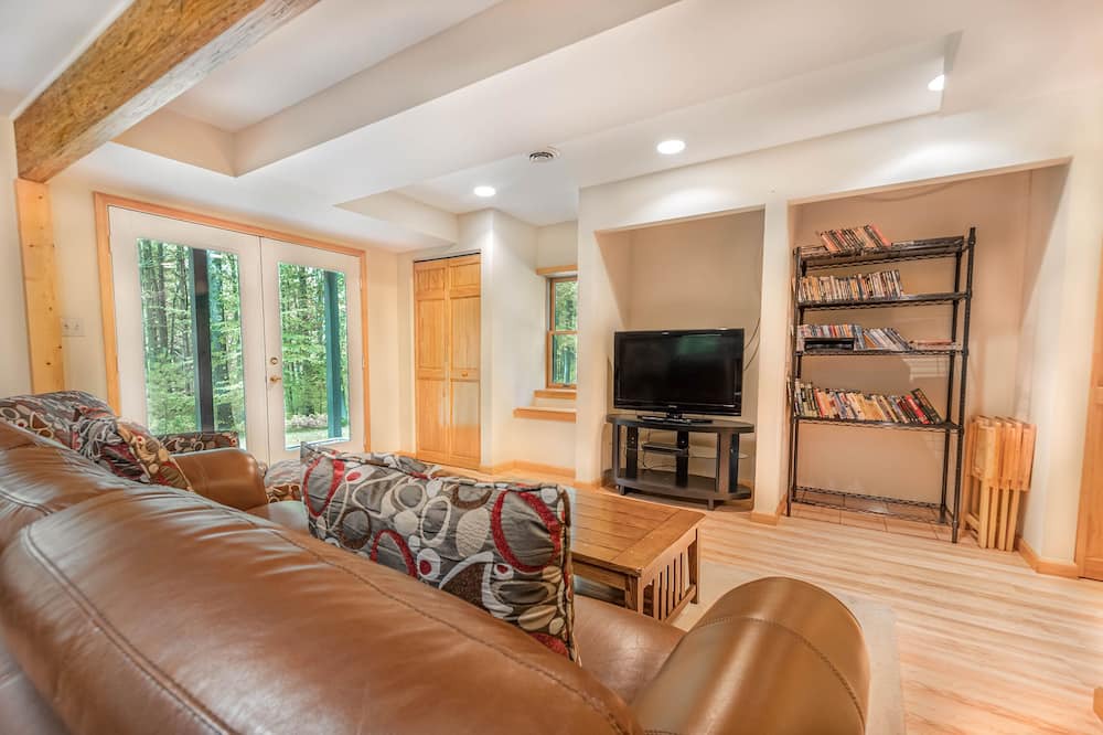 Photo of Bedroom in North Glade Hills