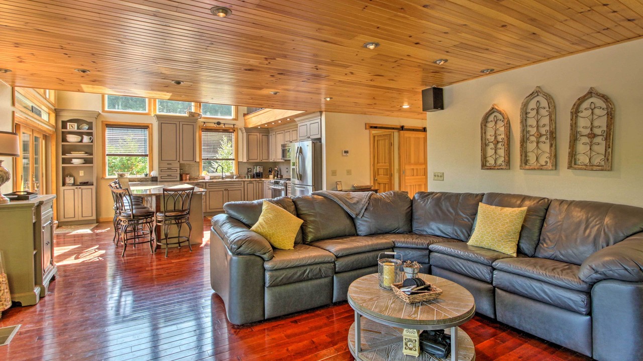 Photo of Livingroom in Gilmanton