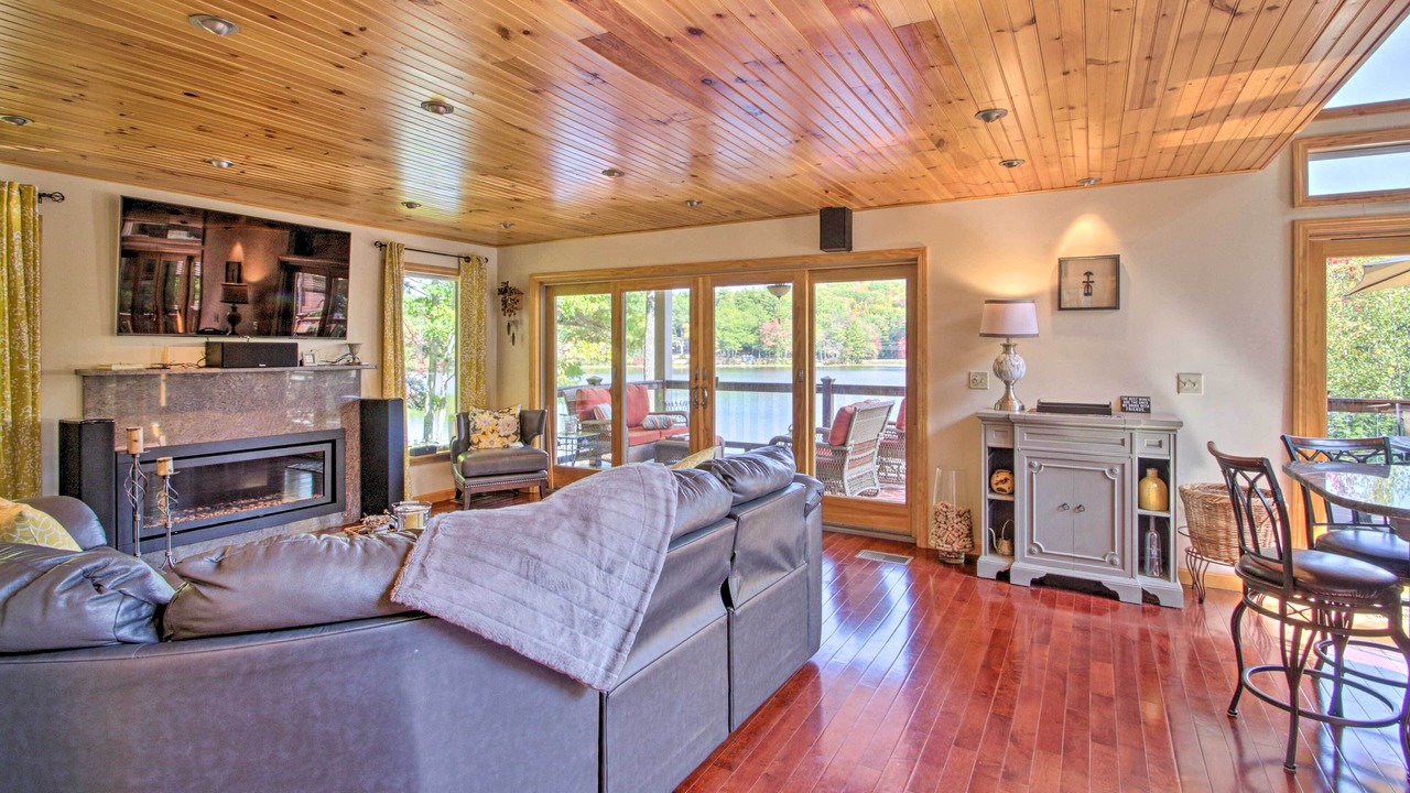 Photo of Livingroom in Gilmanton