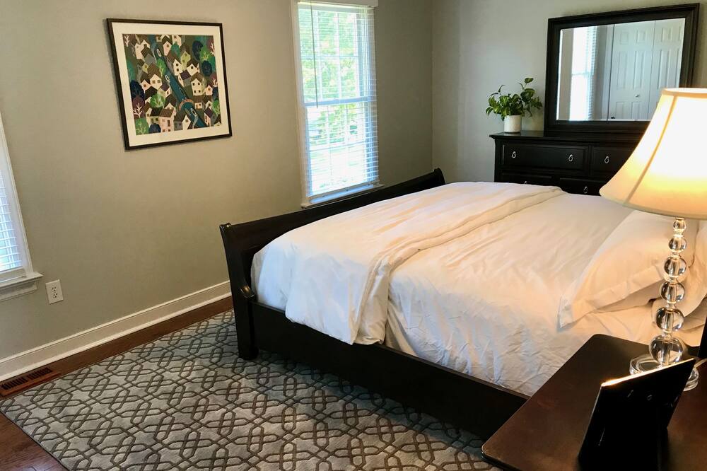 Photo of Bedroom in Charles City