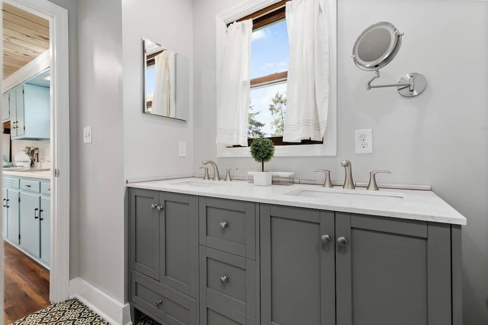 Photo of Bathroom in Gibsonia