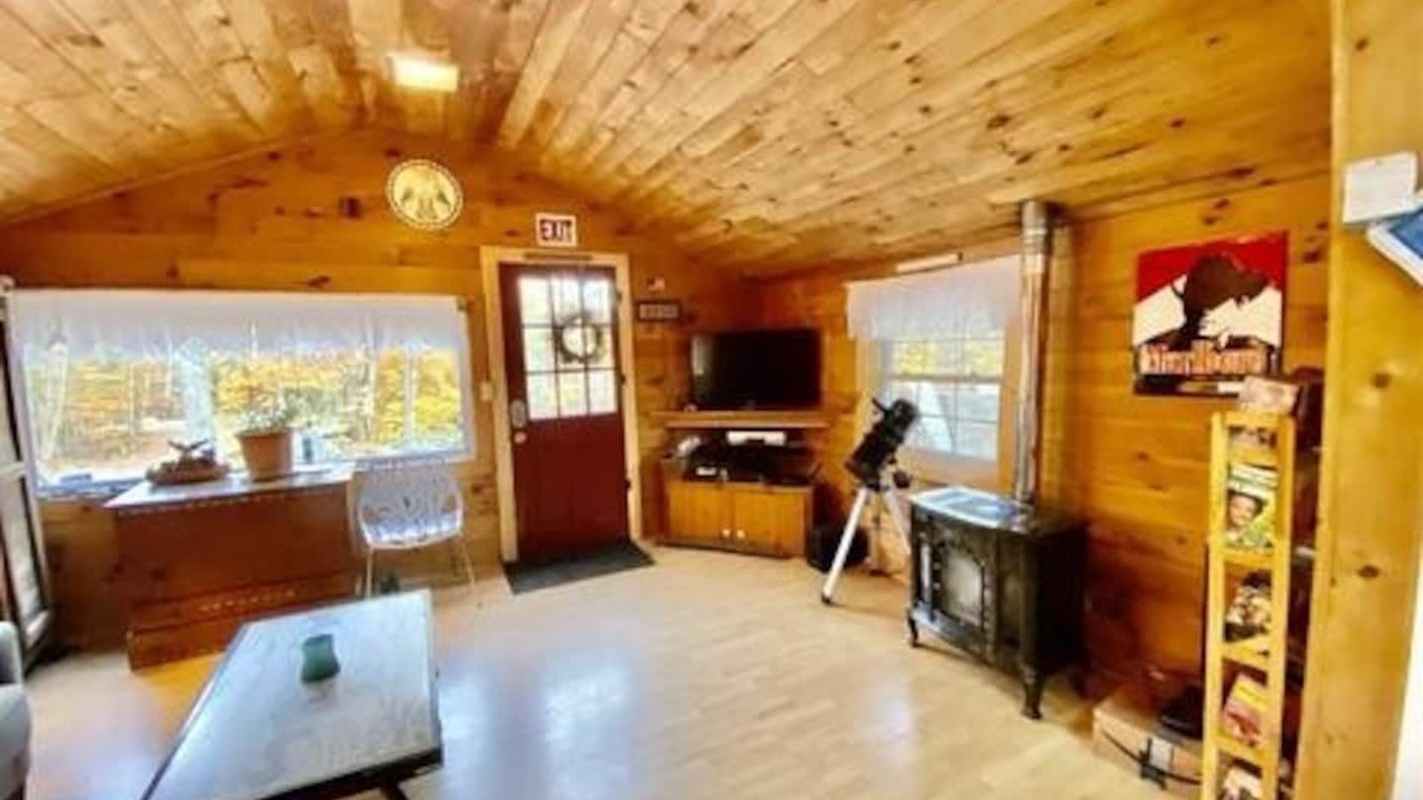 Photo of Livingroom in Sunapee