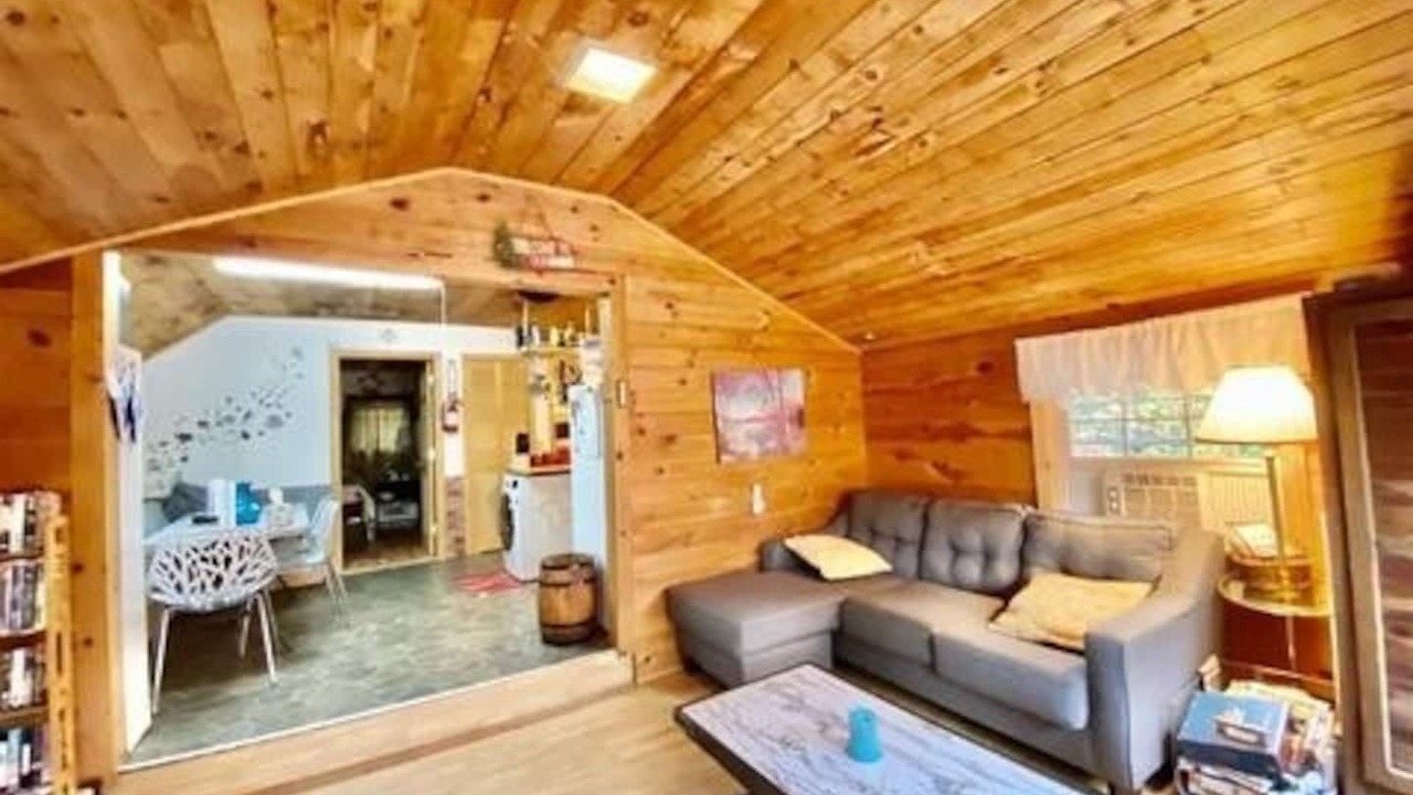 Photo of Livingroom in Sunapee