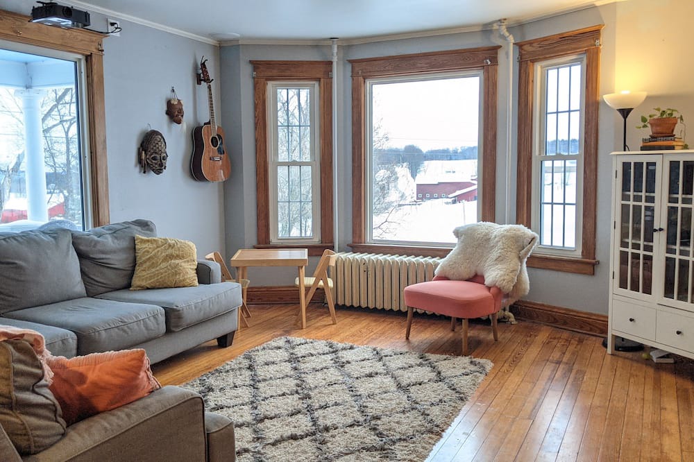Photo of Livingroom in East Randolph