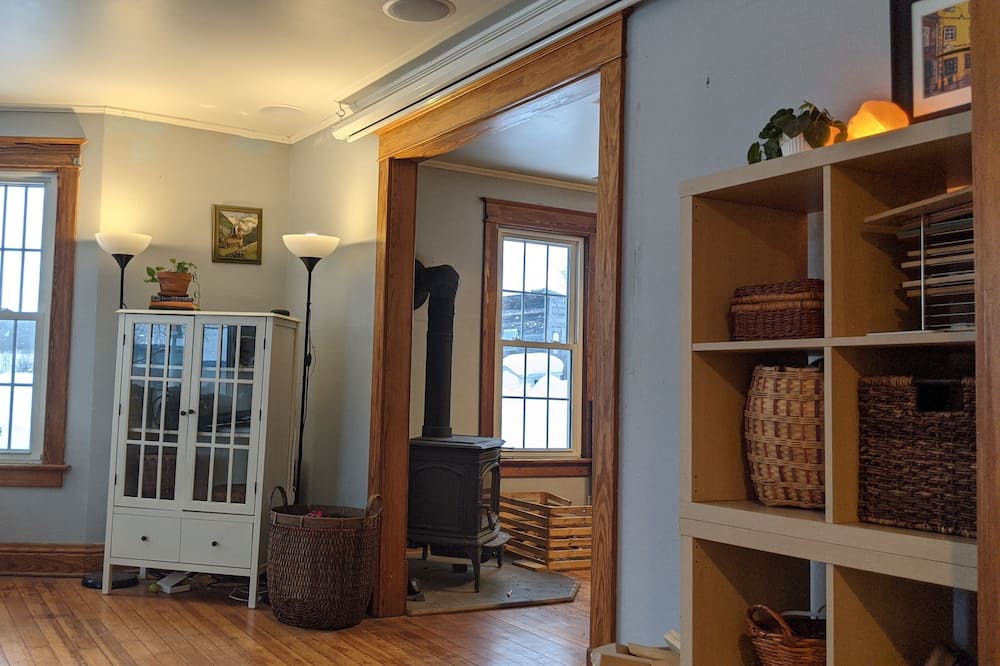 Photo of Livingroom in East Randolph