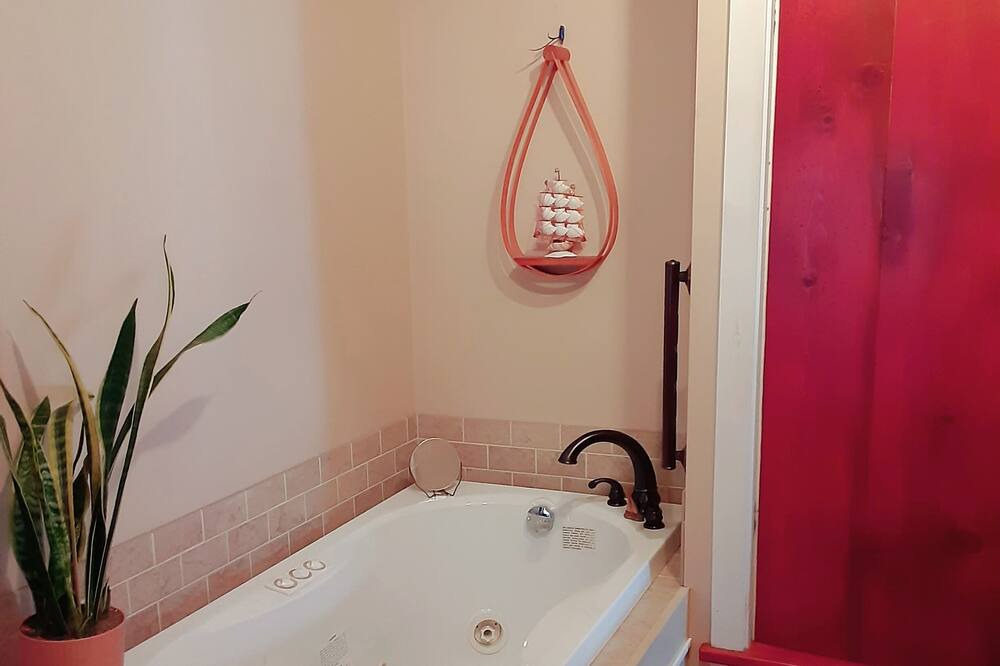 Photo of Bathroom in Morris