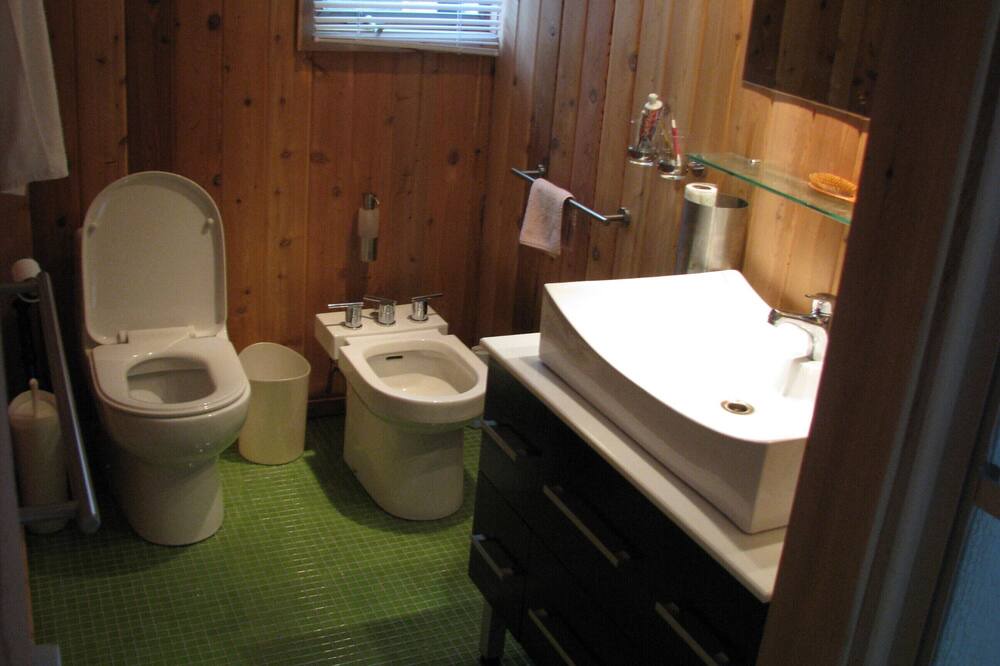 Photo of Bathroom in Cherry Grove