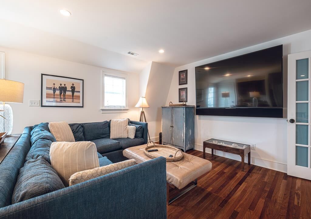 Photo of Livingroom in Admiral Estates