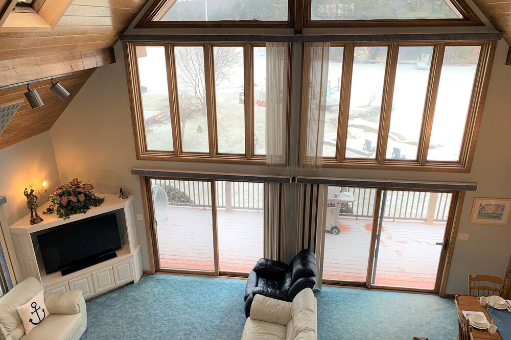 Photo of Livingroom in West Alton