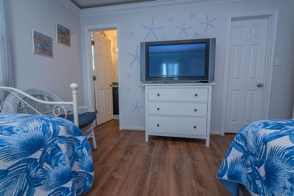 Photo of Bedroom in Surfside Beach