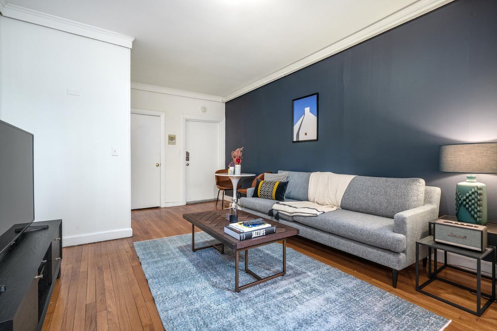 Photo of Livingroom in Back Bay West