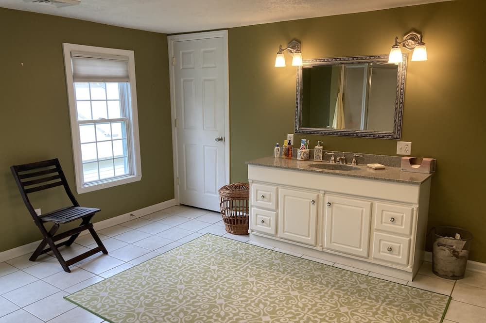 Photo of Bedroom in Jacobs Creek