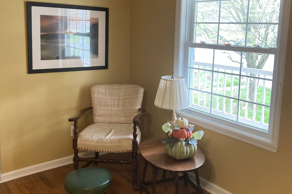 Photo of Livingroom in Jacobs Creek