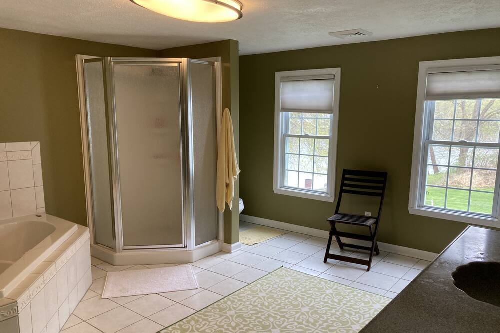 Photo of Bedroom in Jacobs Creek