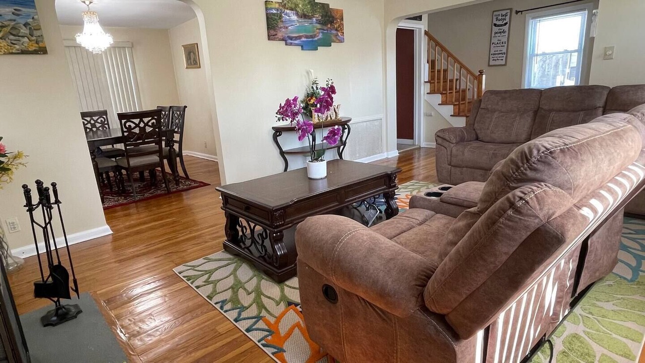 Photo of Livingroom in Hempstead