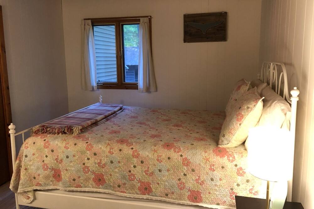 Photo of Bedroom in Lake George