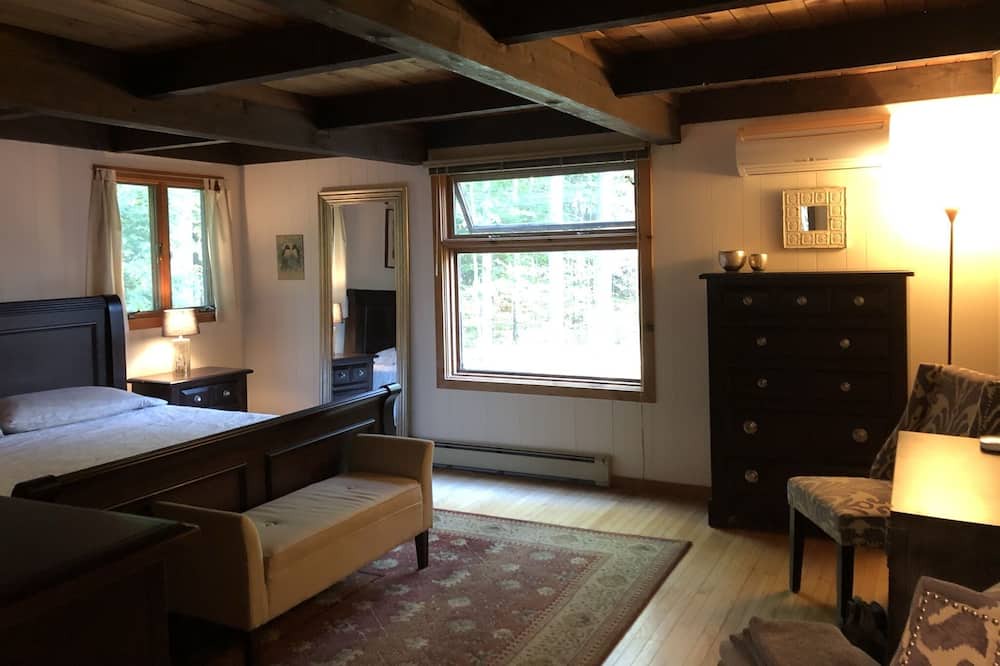 Photo of Bedroom in Lake George