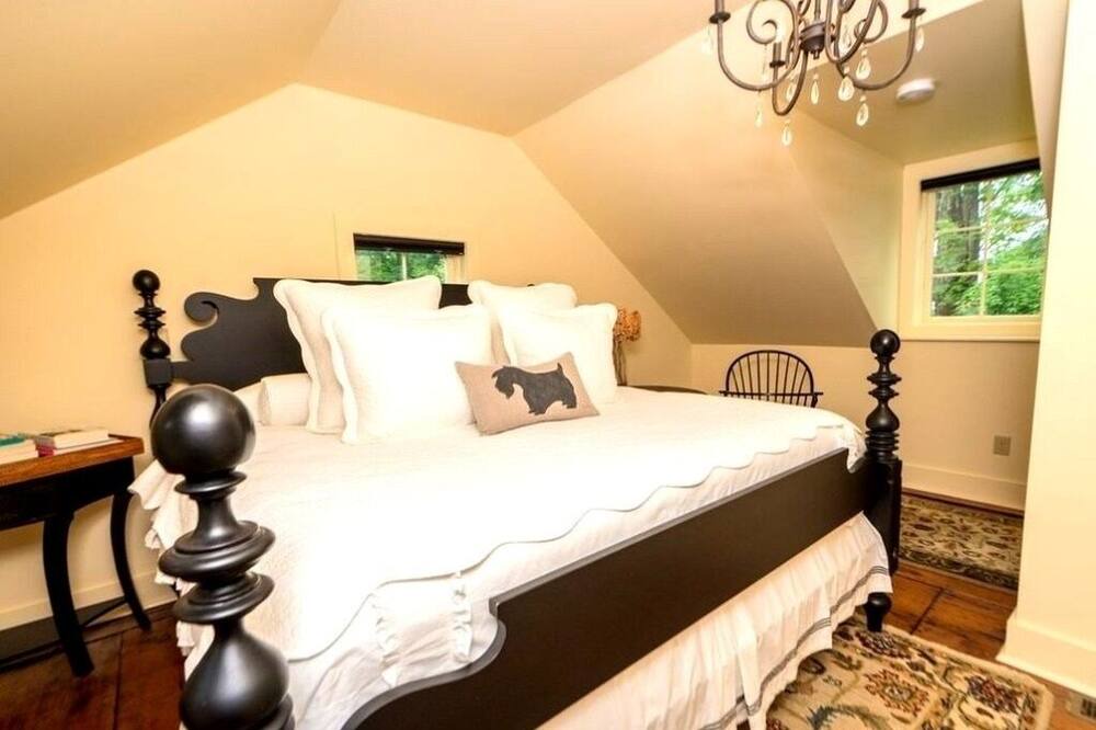 Photo of Bedroom in Queensbury