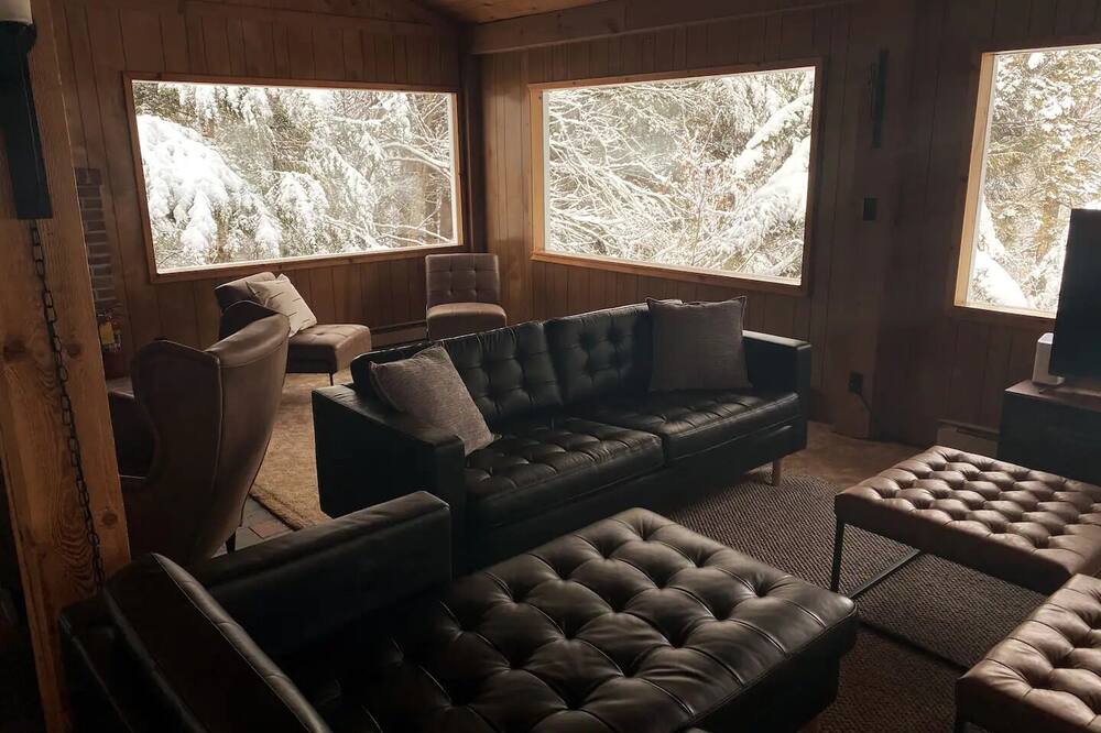 Photo of Livingroom in Plymouth