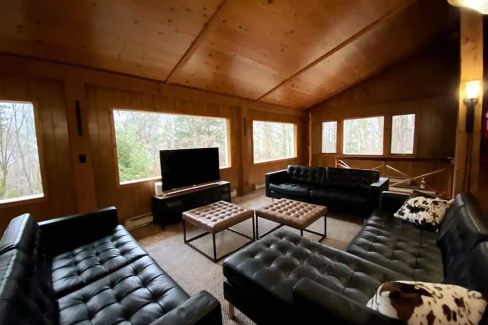 Photo of Livingroom in Plymouth