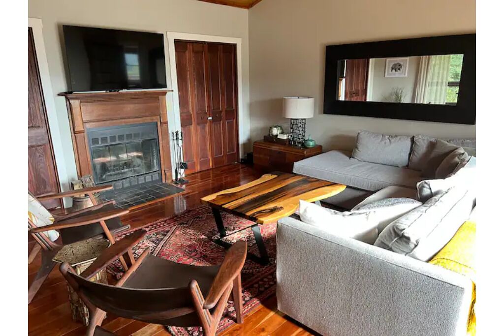 Photo of Livingroom in Lost River