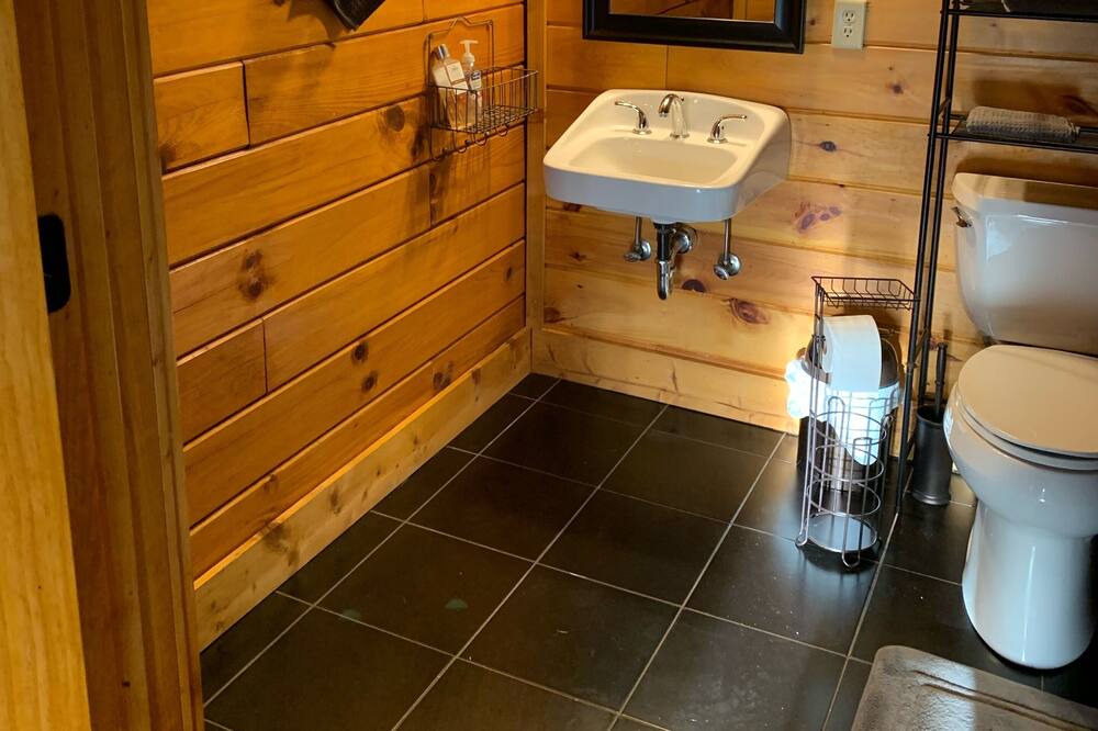 Photo of Bathroom in Lanexa