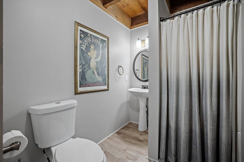 Photo of Bathroom in Washington
