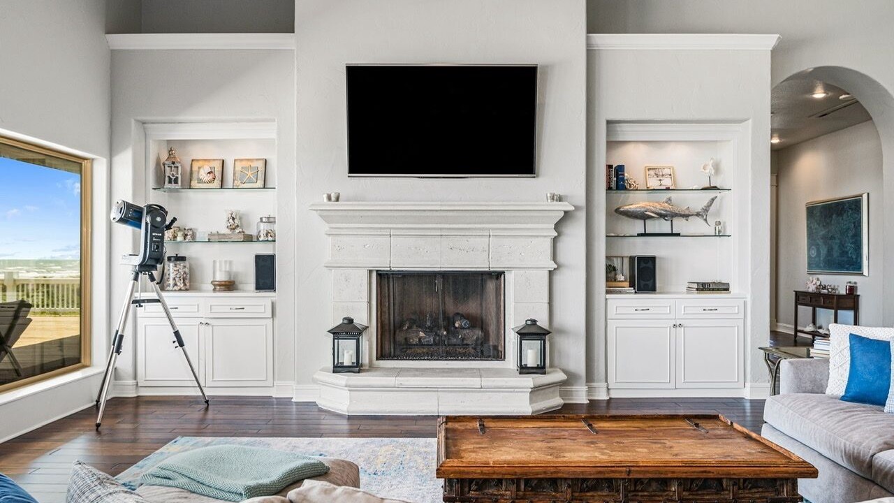 Photo of Bedroom in Crystal Beach