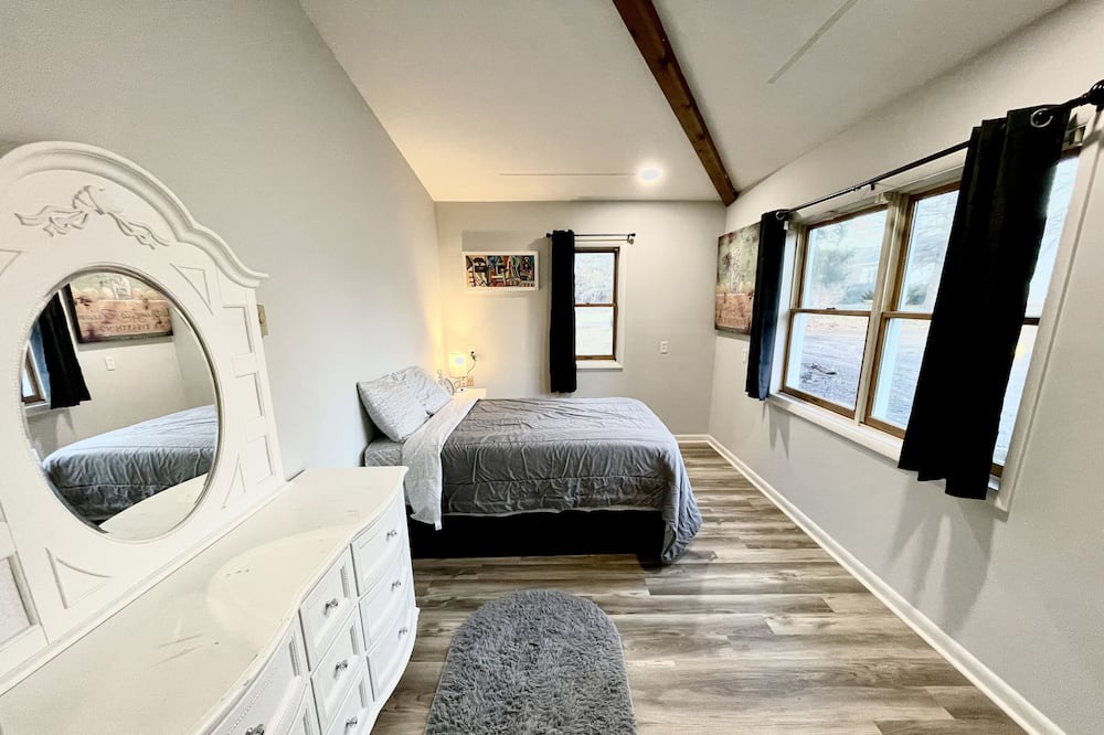 Photo of Bedroom in Berkeley Springs