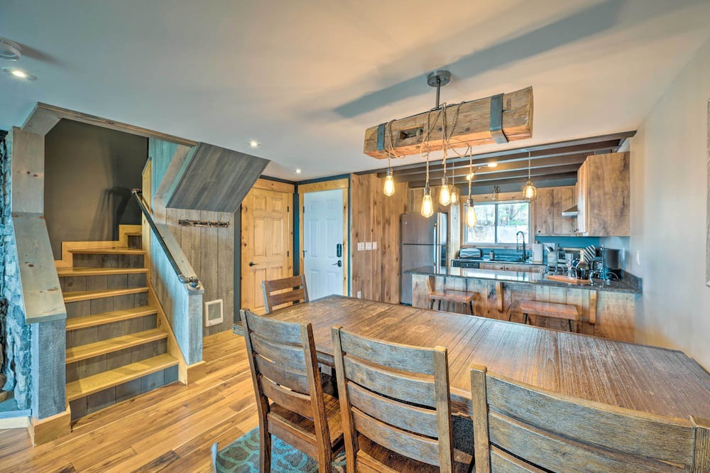 Photo of Livingroom in East Burke
