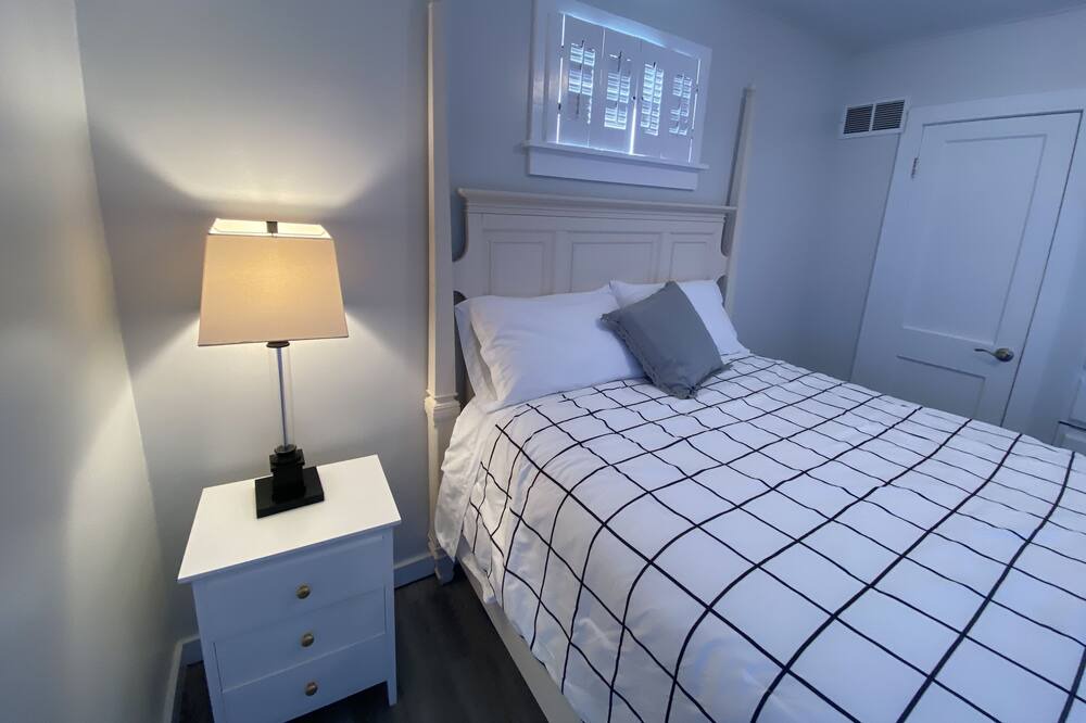 Photo of Bedroom in Greenport West