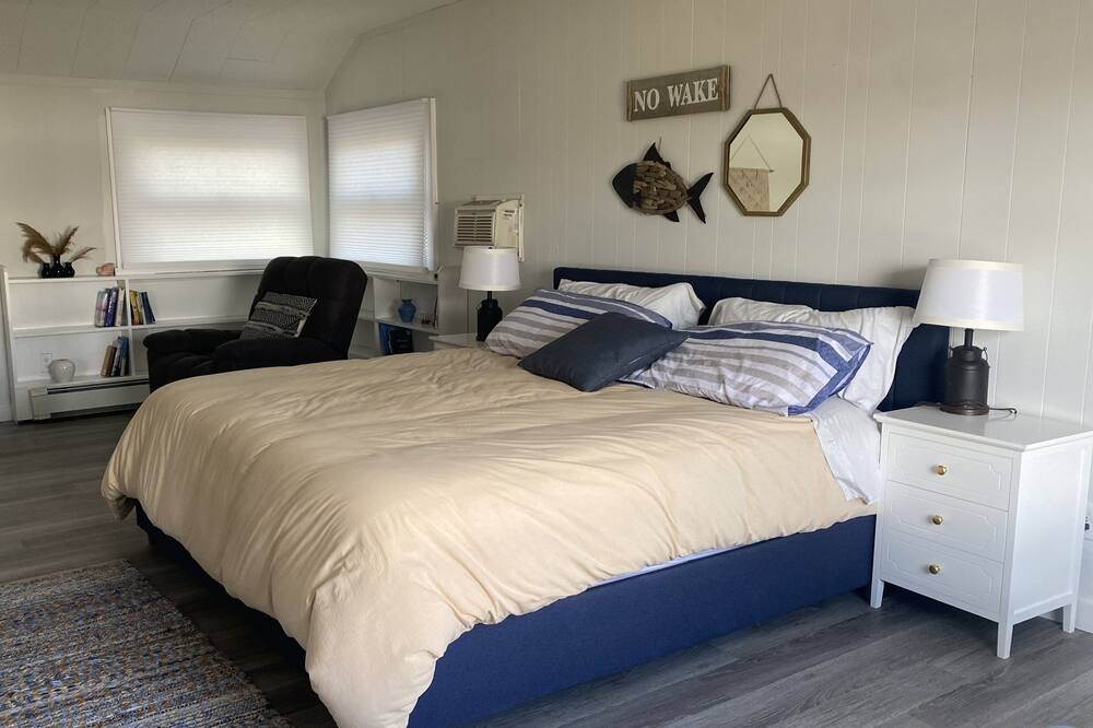 Photo of Bedroom in Greenport West