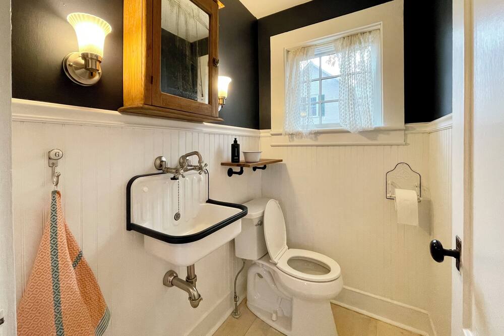 Photo of Bathroom in Chester Depot