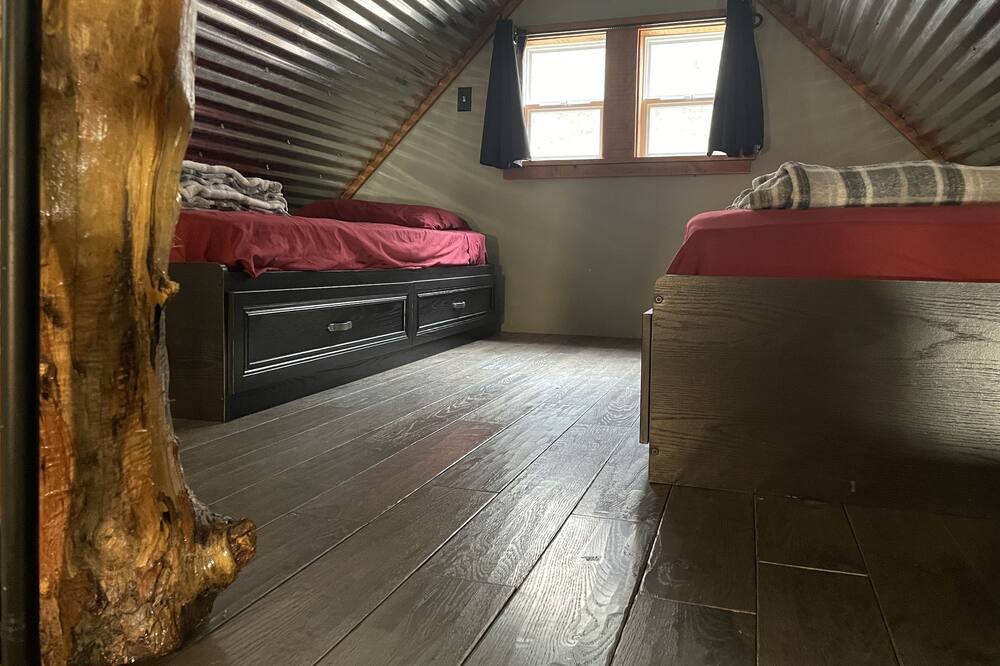 Photo of Bedroom in Elkins
