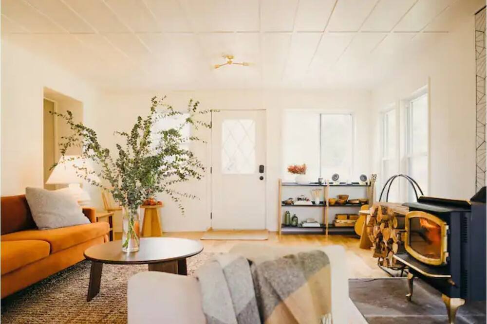 Photo of Livingroom in Parksville