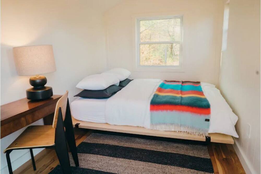 Photo of Bedroom in Parksville