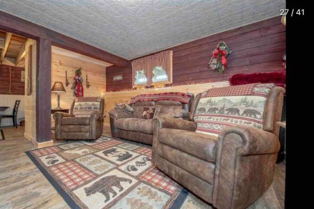 Photo of Livingroom in Ellsworth