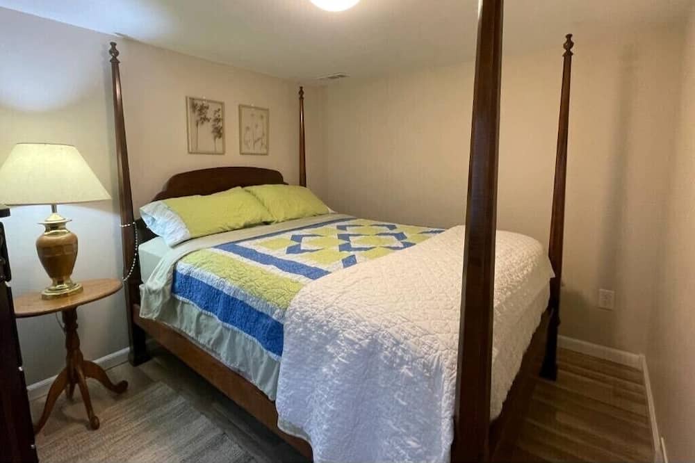 Photo of Bedroom in Lakewood